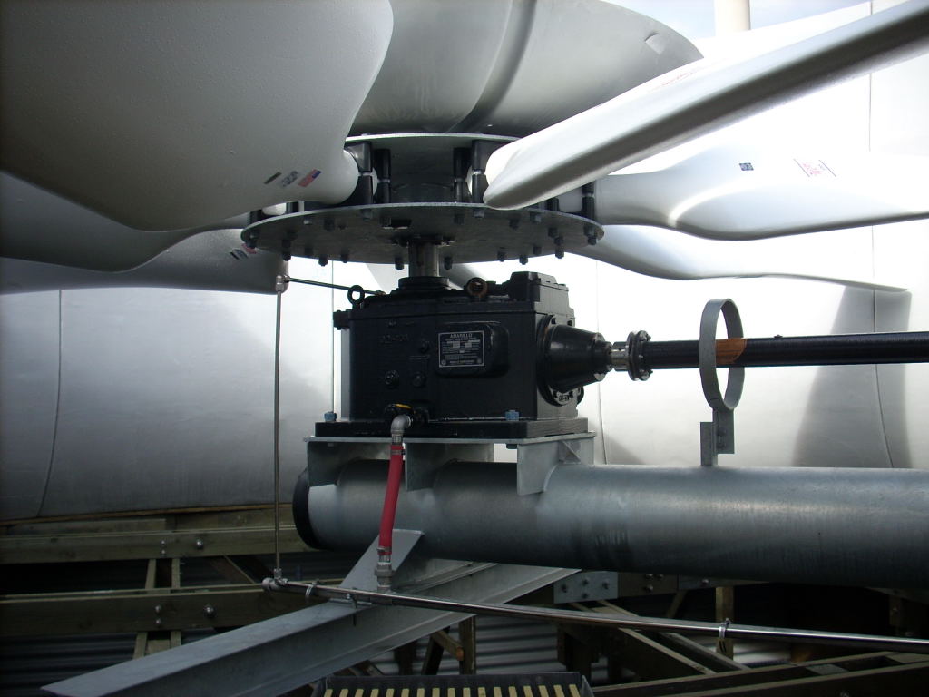 Cooling tower fan gearbox 